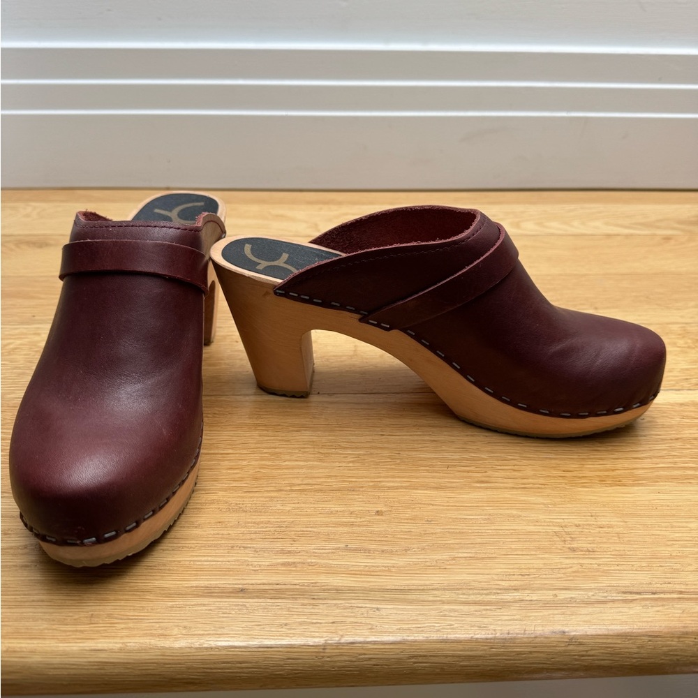 CAPE CLOGS | Selma Clog in Wine Leather - Picture 5 of 5